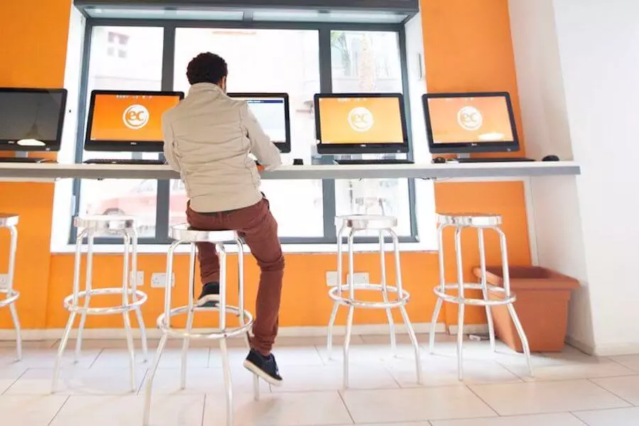 ec-computer-room ec-computer-room